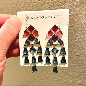 💜SOLD🩷 NWT Blair Statement Earrings